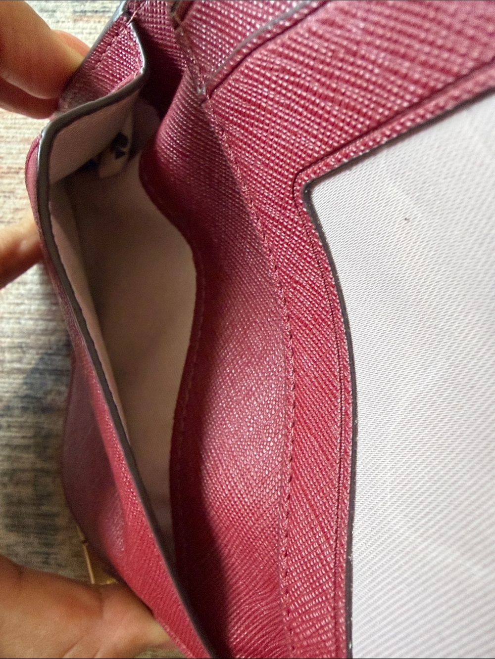 kate spade burgundy bow zip cardholder with gold hardware - Picture 7 of 8
